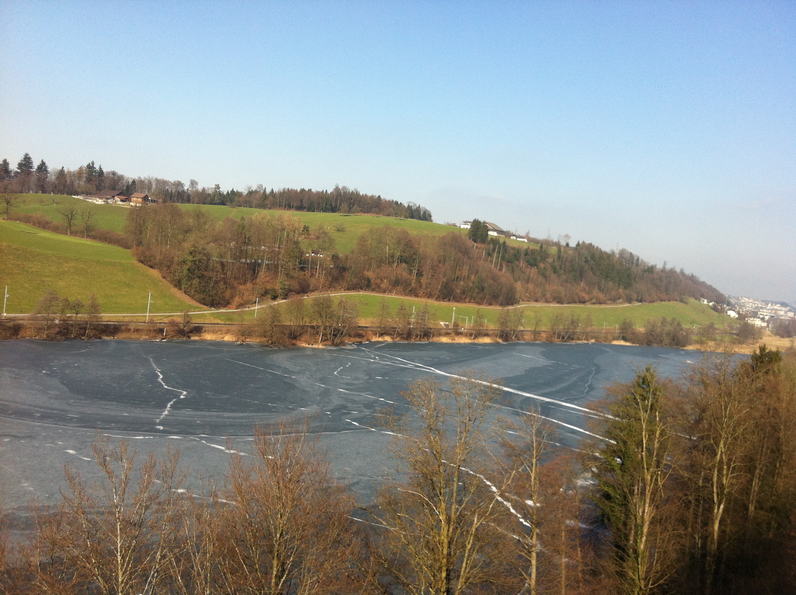 2012-02-21 Rotsee gefroren.jpg